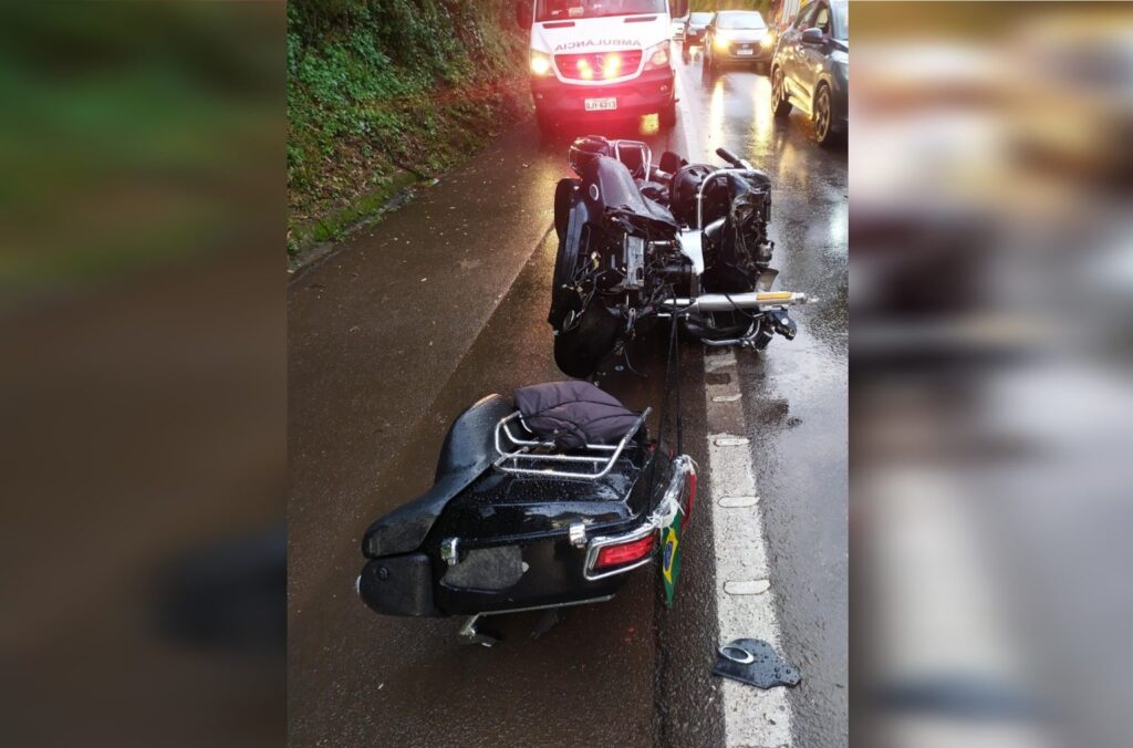 Acidente entre moto e caminhonete deixa dois feridos em Erval Velho