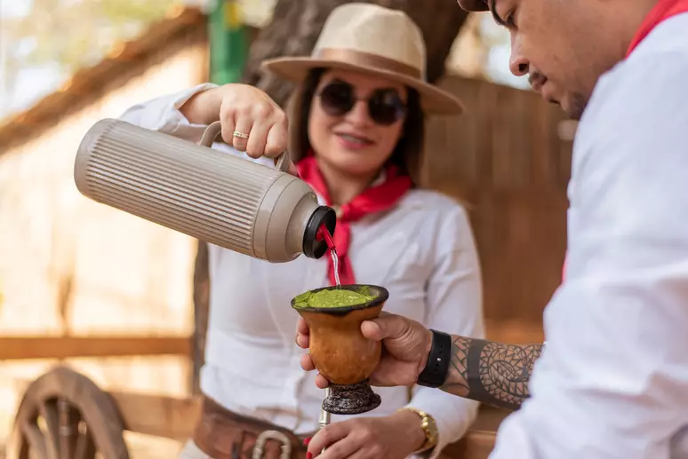 24/04 – Dia do chimarrão: de onde surgiu a bebida, benefícios e como fazer