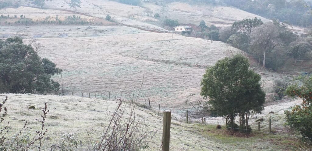 Chegada de uma frente fria promete baixar as temperaturas em SC