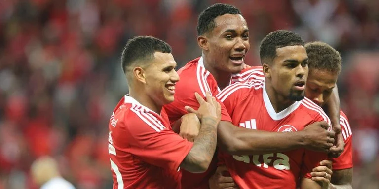 Inter vence o Maracanã em sua estreia na Copa do Brasil com adrenalina e sofrimento