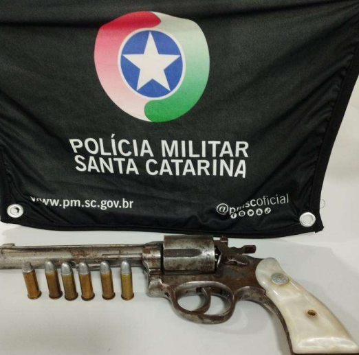 PM recolhe arma no interior de Concórdia
