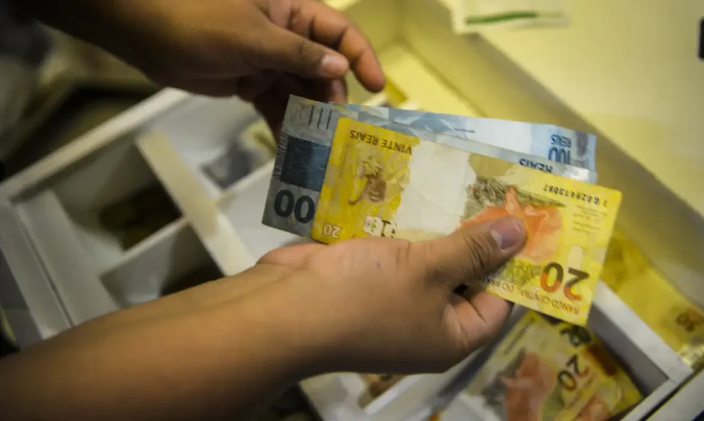 Governo propõe salário mínimo de R$ 1.630 em 2026