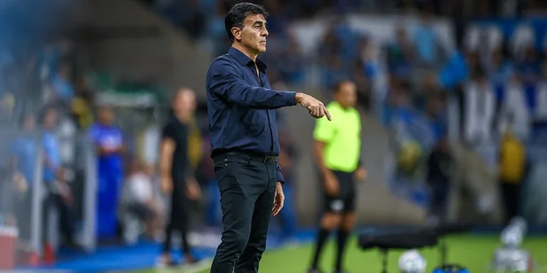 Após levar goleada do Mirasol, Gustavo Quinteros não é mais o técnico do Grêmio