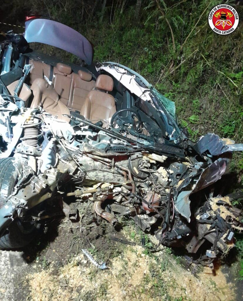 Batida entre automóvel e trator deixa vítima fatal no Meio-Oeste