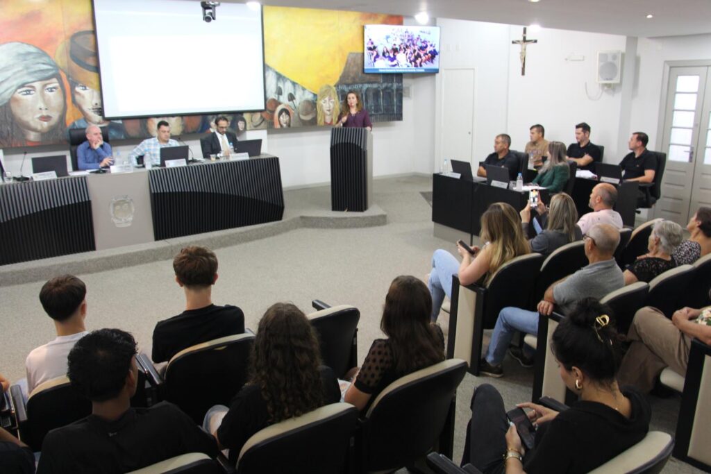 Estudantes vivenciam a política na prática com o projeto Vereador Mirim em Concórdia