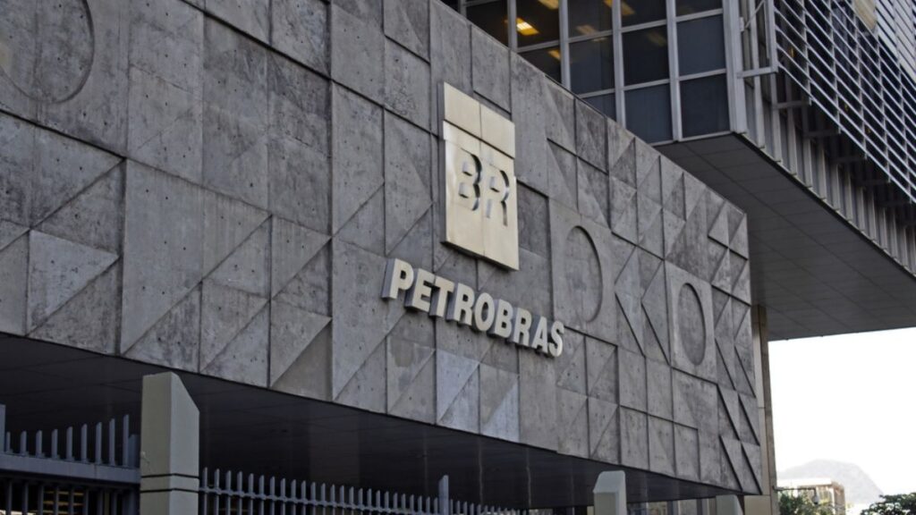 Petrobras avança sobre Amazônia: Ibama aprova plano e exploração se aproxima