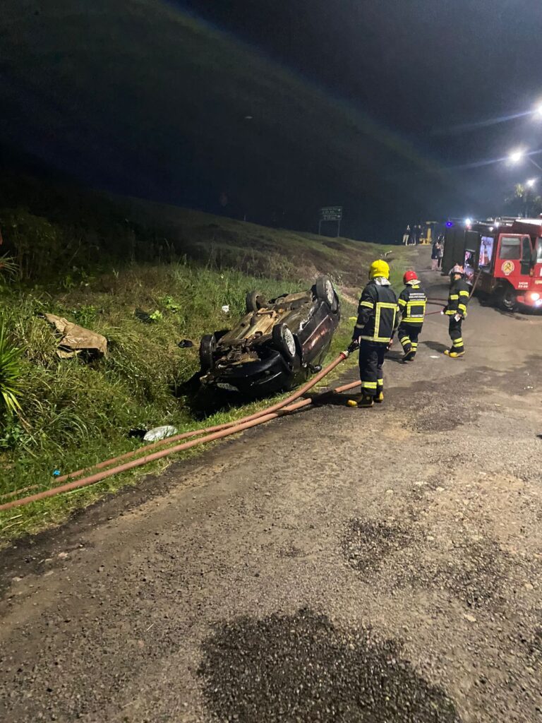 Acidente na BR-153 em Irani deixa quatro pessoas feridas na noite de sábado