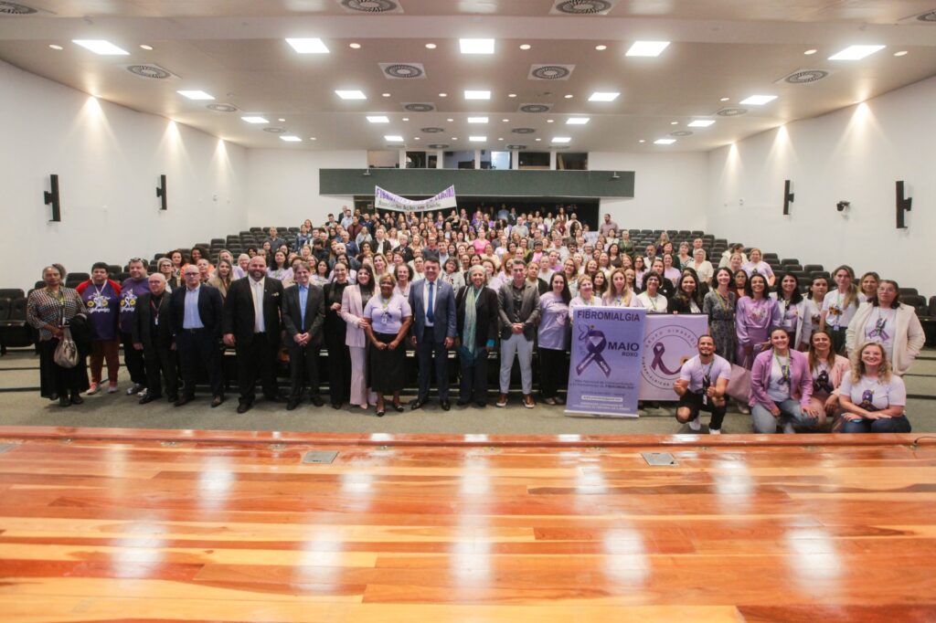 Saretta propõe fortalecimento da rede de atenção à fibromialgia durante seminário na Alesc