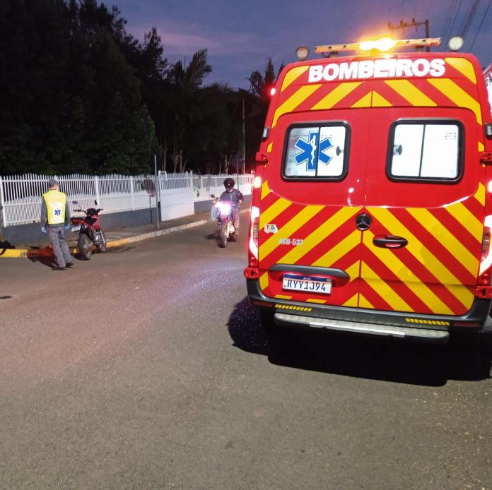 Colisão traseira mobiliza o Corpo de Bombeiros em Ipira