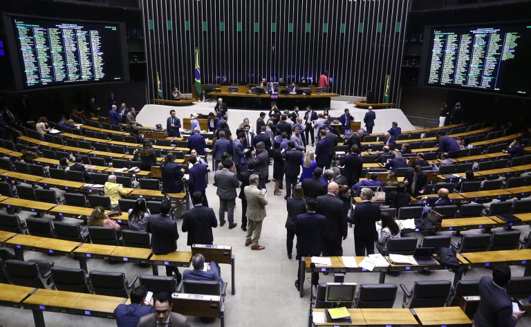 Câmara aprova projeto que cria 18 novas vagas de deputados federais; 4 em SC
