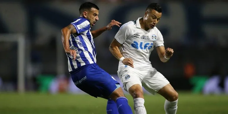 Grêmio leva dois gols no final e perde fora de casa contra o CSA pela Copa do Brasil