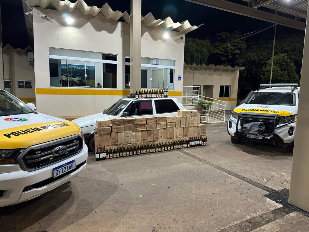 PM apreende 67 caixas de vinho argentino contrabandeado em Vargem Bonita