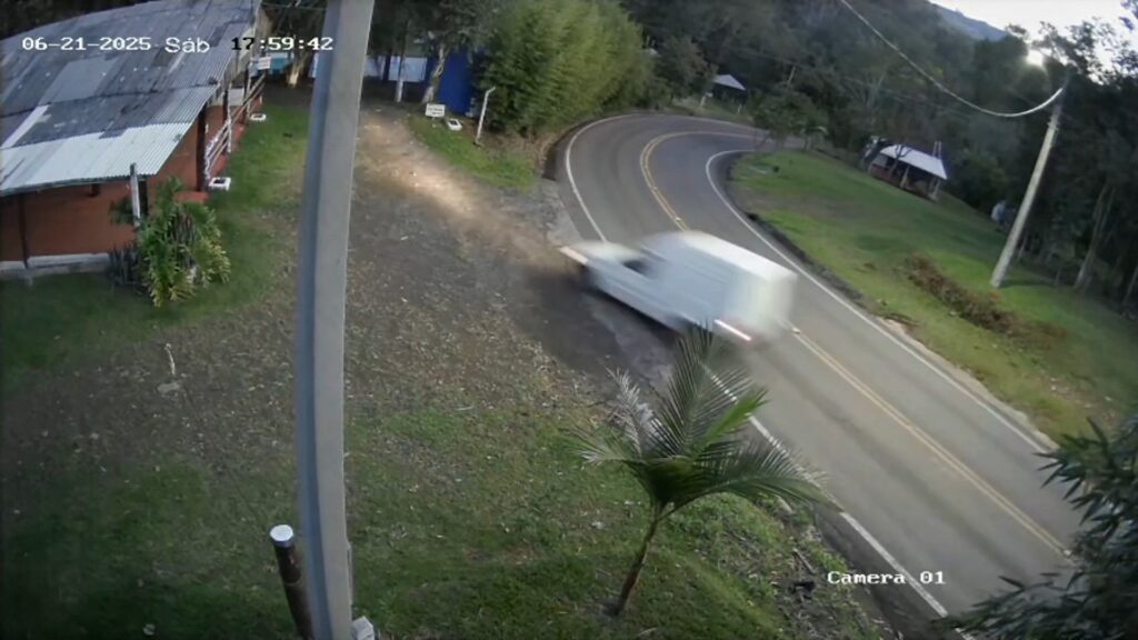 Motorista fica gravemente ferido em acidente na SC-483, em Paial