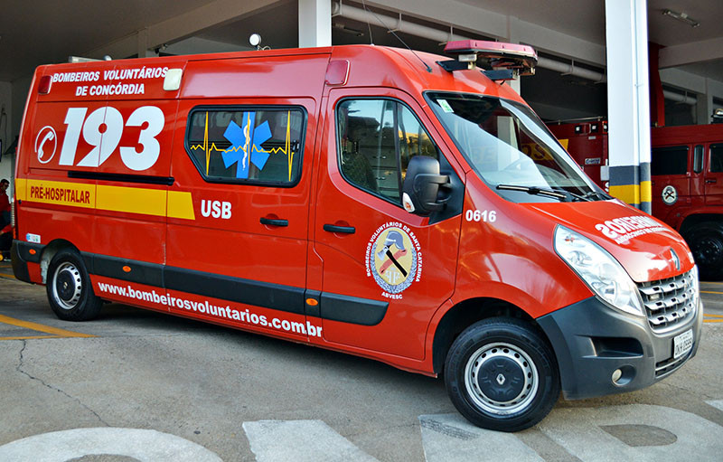 Bombeiros retomam buscas por jovem desaparecido na divisa de SC com o RS