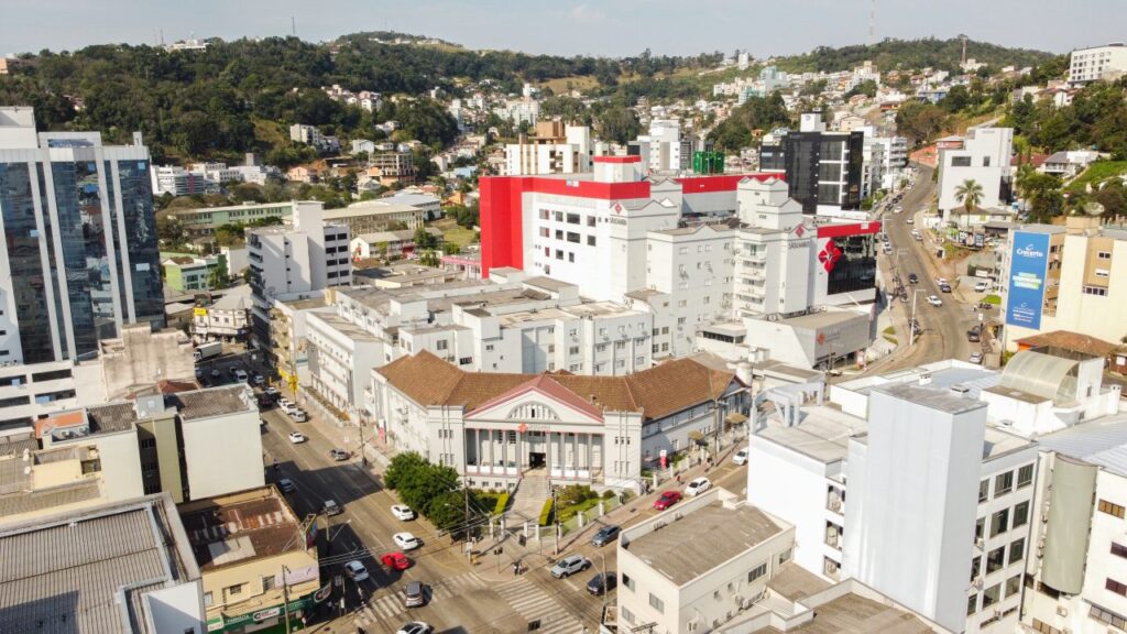 Hospital São Francisco celebra 90 anos com missa, cantata e homenagens