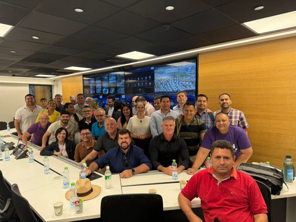 Vice-prefeita de Florianópolis participa de missão em Israel para aprimorar segurança pública