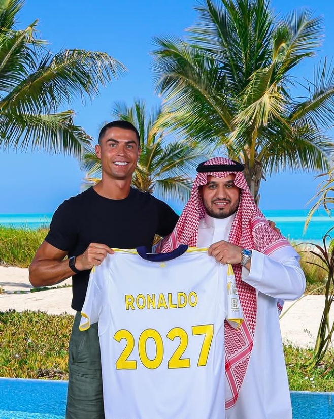 CR7 renova com clube árabe e vai ganhar mais de R$ 7 milhões por dia