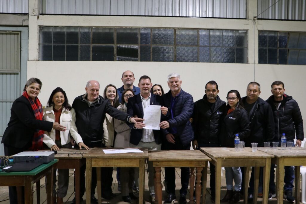Prefeitura autoriza início da obra de asfalto no acesso à Sede Brum