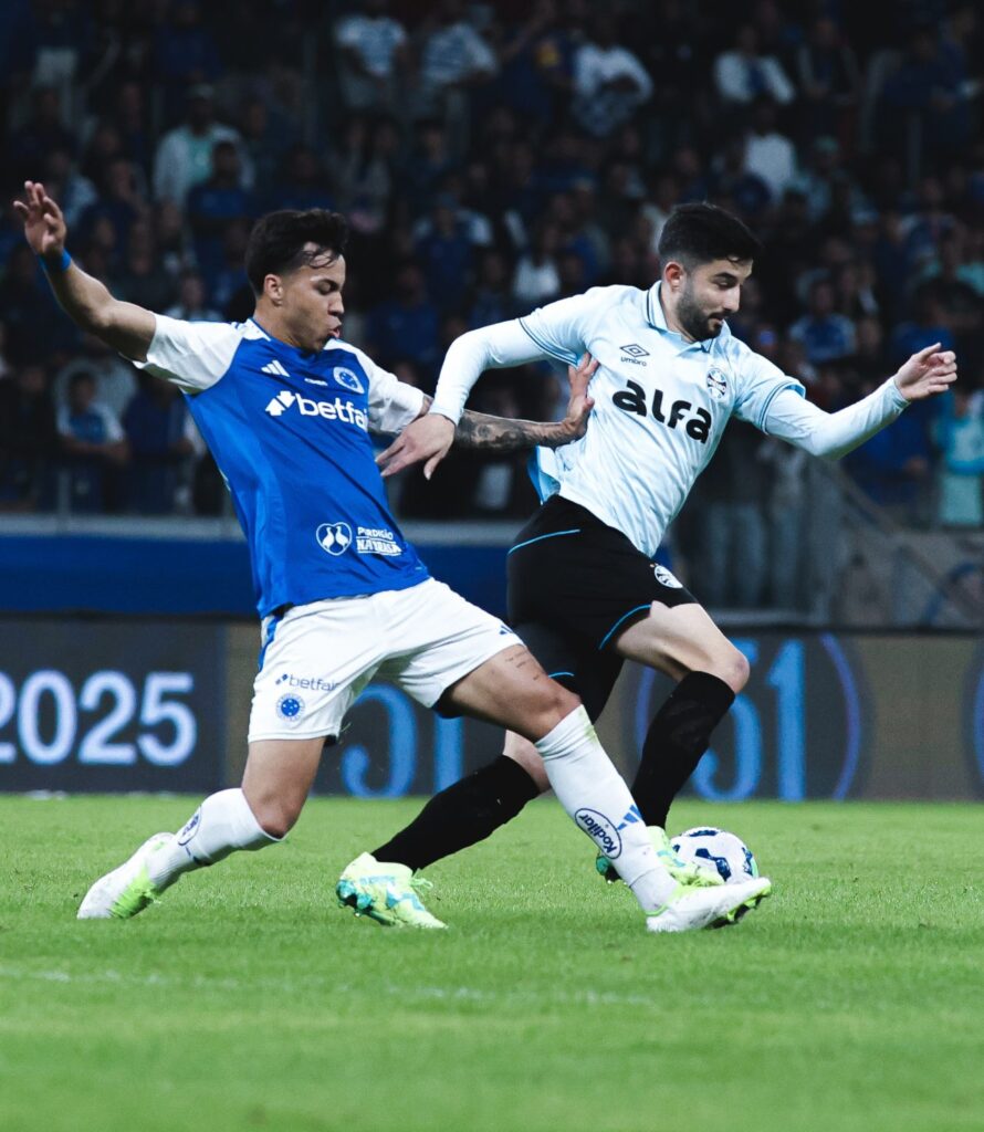 Gaúchos retomam o Brasileirão com vitória suada do Inter e goleada sofrida pelo Grêmio