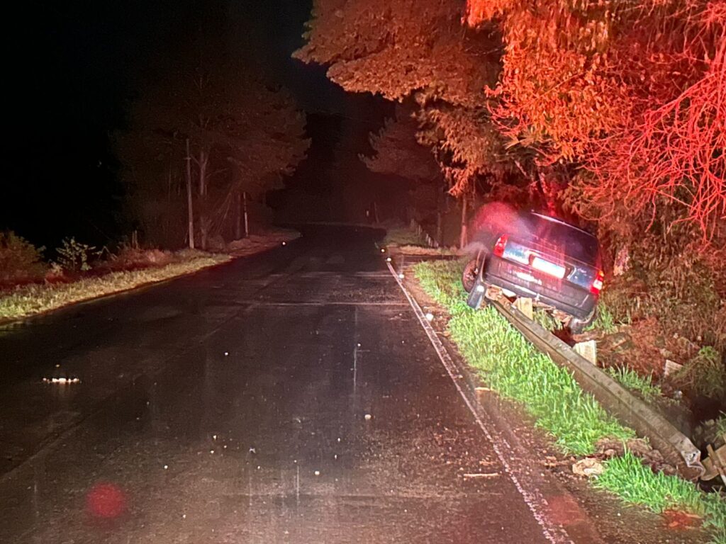 Motorista fica ferido após acidente e recusa teste do bafômetro em Treze Tílias