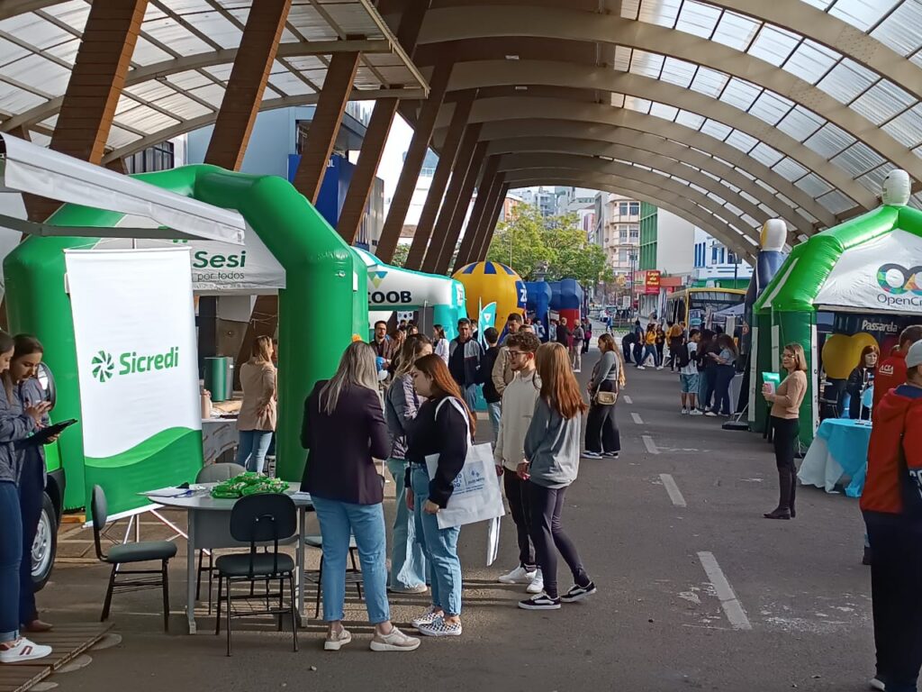Feirão de Empregos movimentou a Rua Coberta com mais de mil vagas em Concórdia
