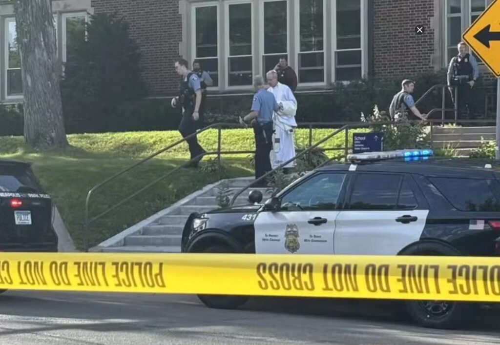 Atirador abre fogo em igreja durante missa escolar e causa chacina