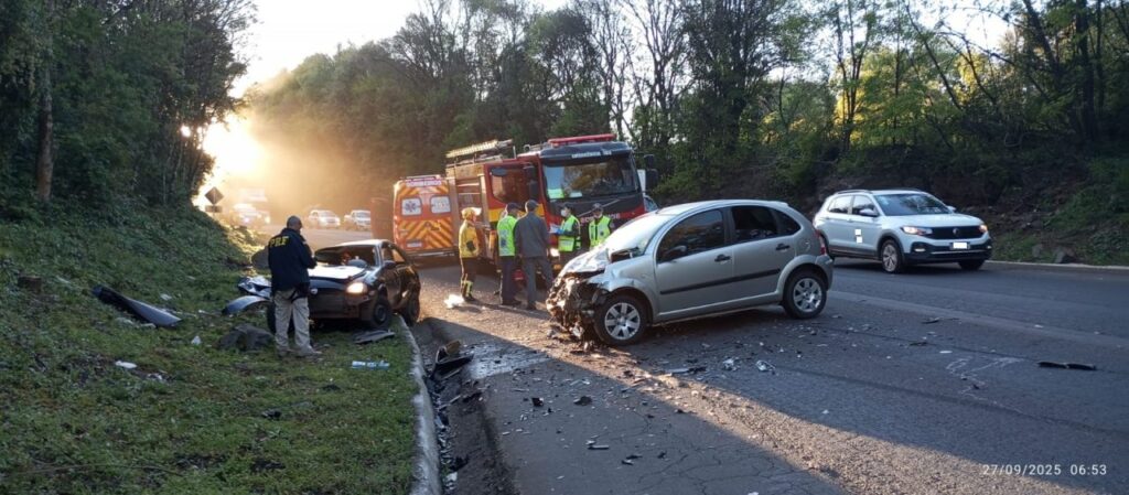 Colisão na BR-282 em Pinhalzinho deixa dois mortos e três feridos