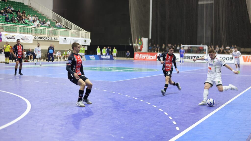 ACF empata com Joinville em jogo eletrizante pela Série Ouro