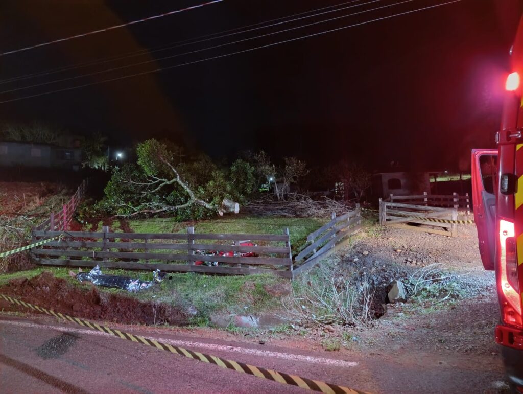 Jovem morre após se envolver em acidente no acesso ao porto de Itá