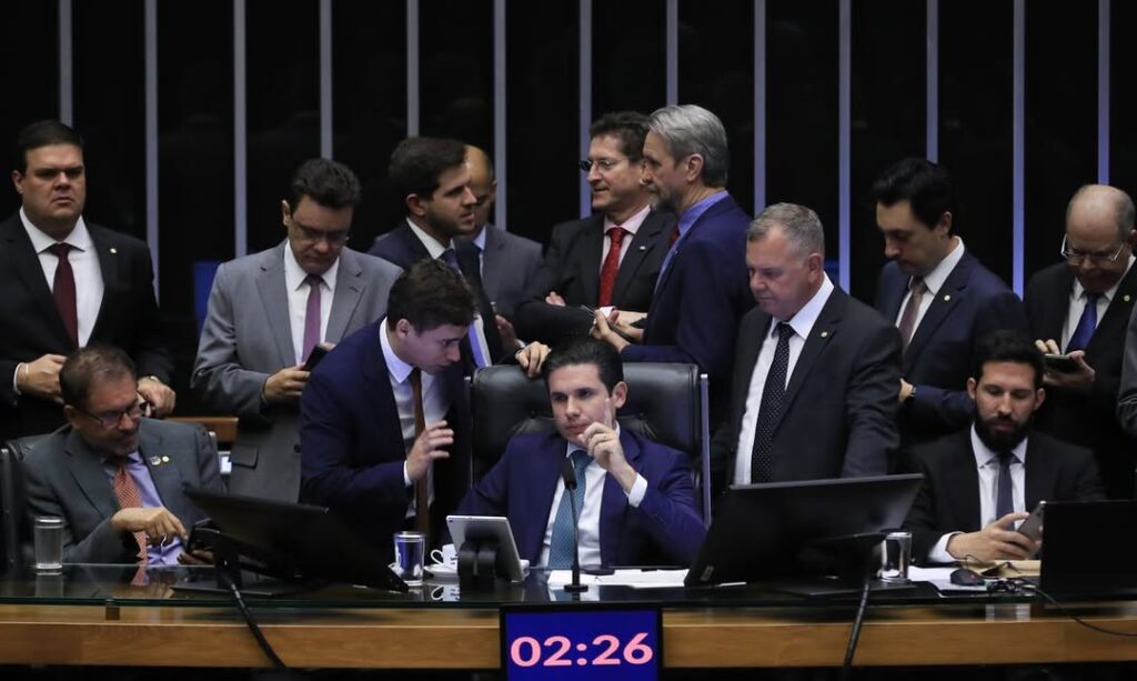Câmara aprova PEC da Blindagem em dois turnos