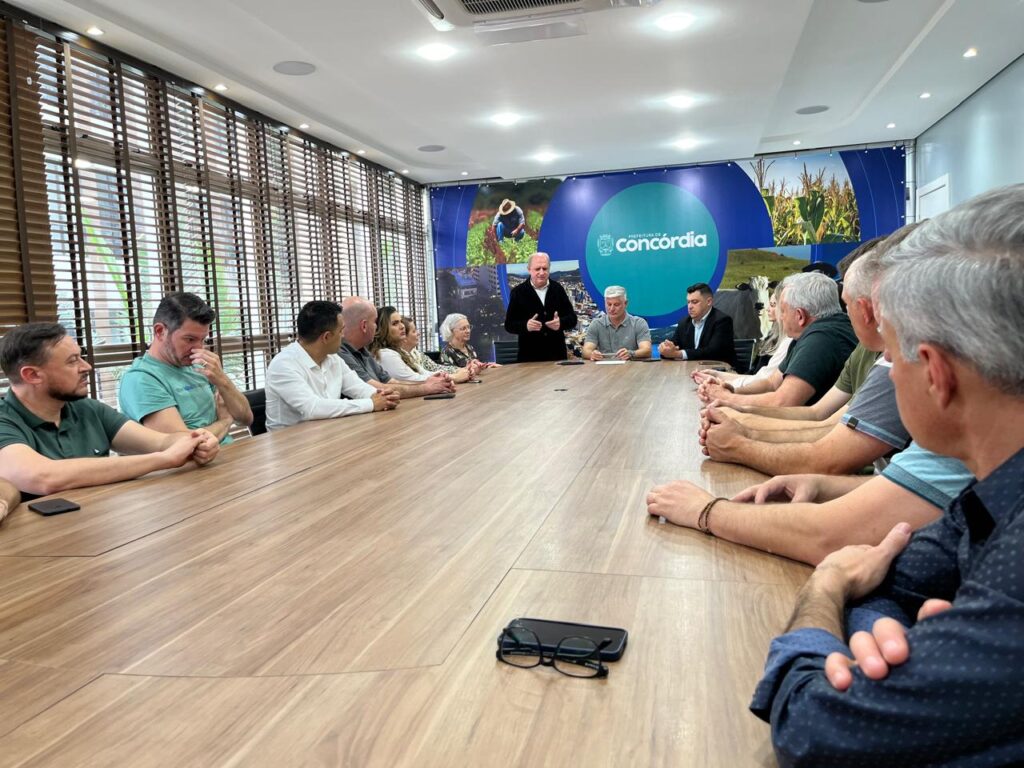 Presidente da Câmara, Closmar Zagonel, toma posse temporária no Executivo municipal