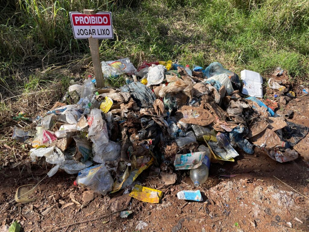 Secretaria de Meio Ambiente realiza limpeza de lixões clandestinos