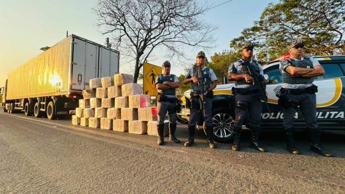 Defesa garante liberdade a motorista preso com mais de uma tonelada de maconha