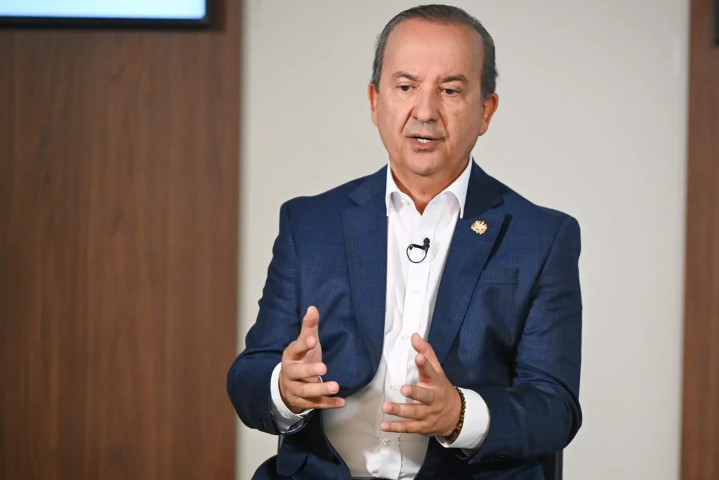Governador de Santa Catarina, Jorginho Mello estará no evento de empreendedorismo HJ Conference