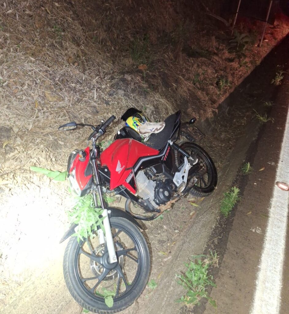 Motociclista morre após colidir em placa de sinalização na SC-161