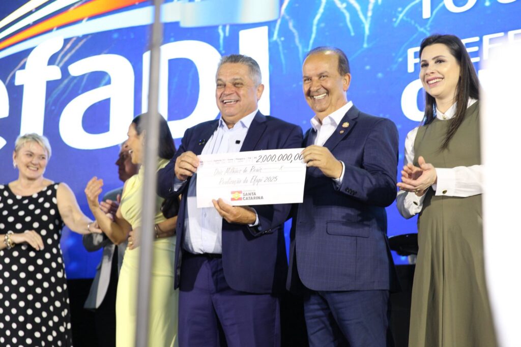 Abertura da Efapi do Brasil contou com a presença de autoridades estaduais e nacionais