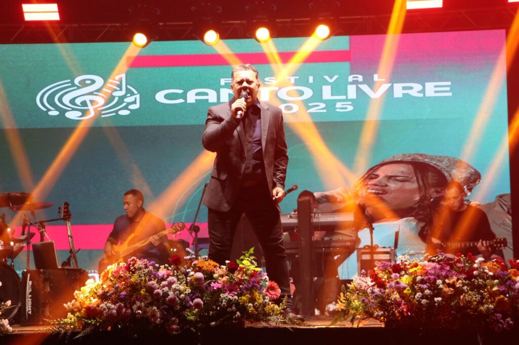 Primeiro dia de apresentações do Festival Canto Livre
