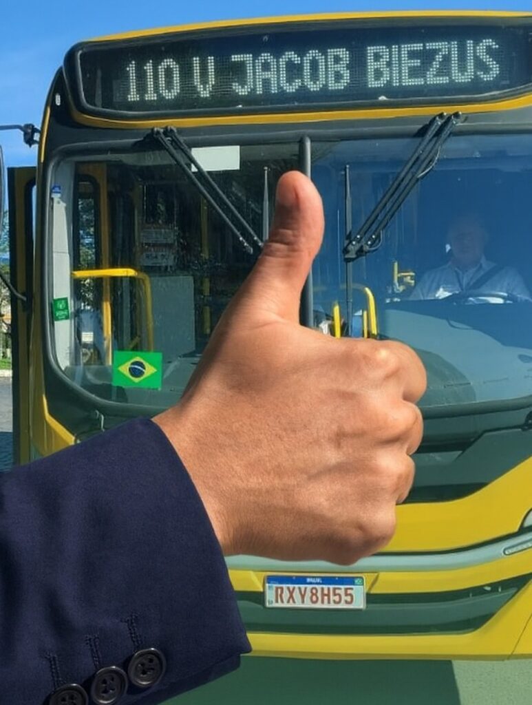 Motoristas pedem que usuários sinalizem chegada do ônibus durante obras em Concórdia