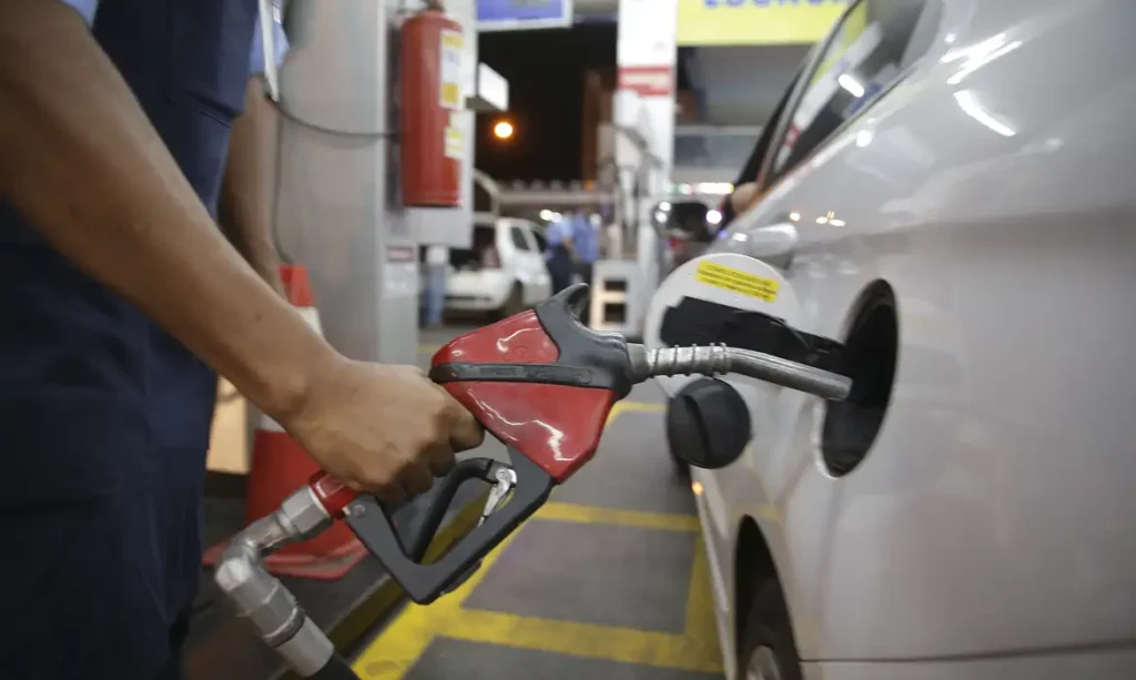 ANP cria app para motorista conferir qualidade de posto de combustível