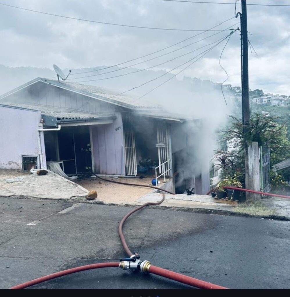 Incêndio destrói parte de residência no bairro Catarina Fontana em Concórdia