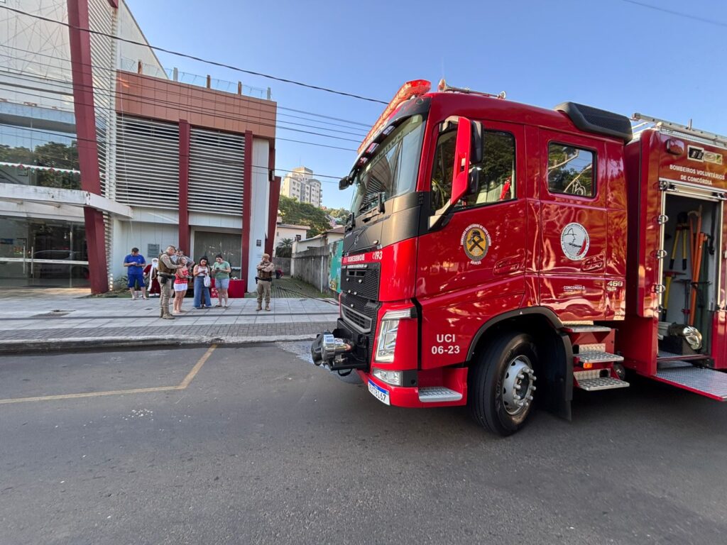 Incêndio atinge escola Deodoro no fim da tarde deste sábado