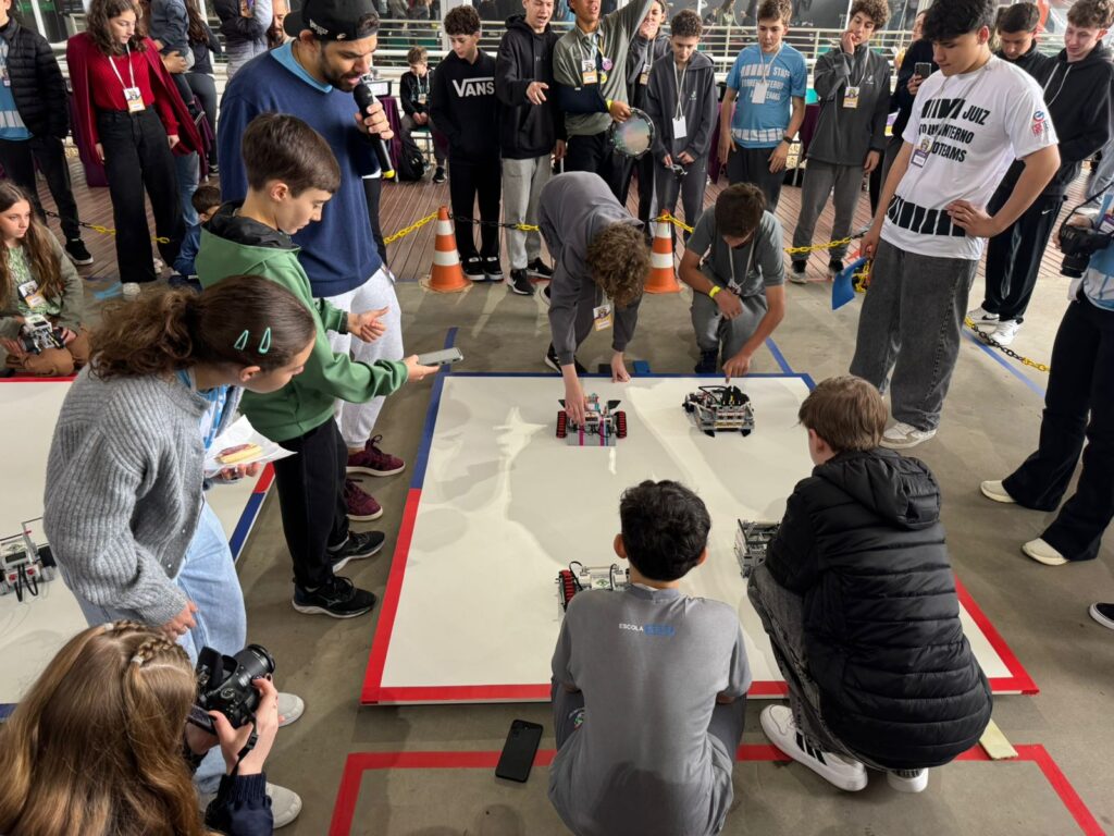 Torneio de Robótica mobiliza alunos da Escola Sesi de Concórdia