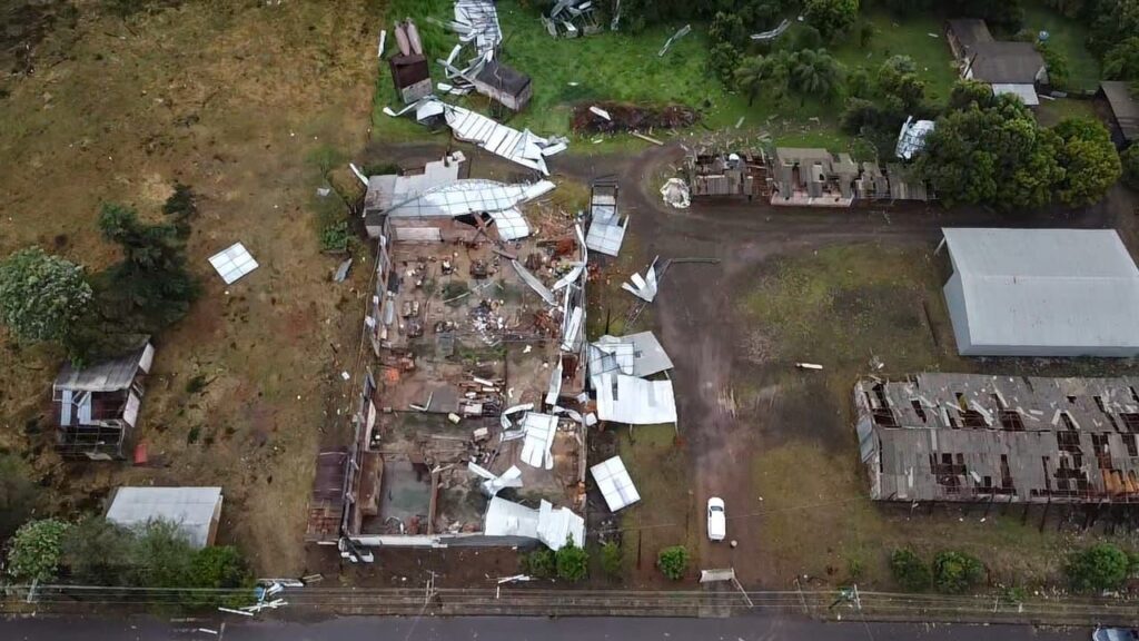 Xanxerê decreta emergência após tornado; governador visita cidade neste domingo