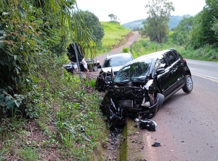 Colisão violenta deixa um morto e vários feridos na SC-155, em Xavantina