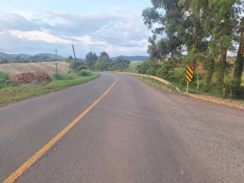 Menino de 11 anos é atropelado ao atravessar rodovia em Treze Tílias