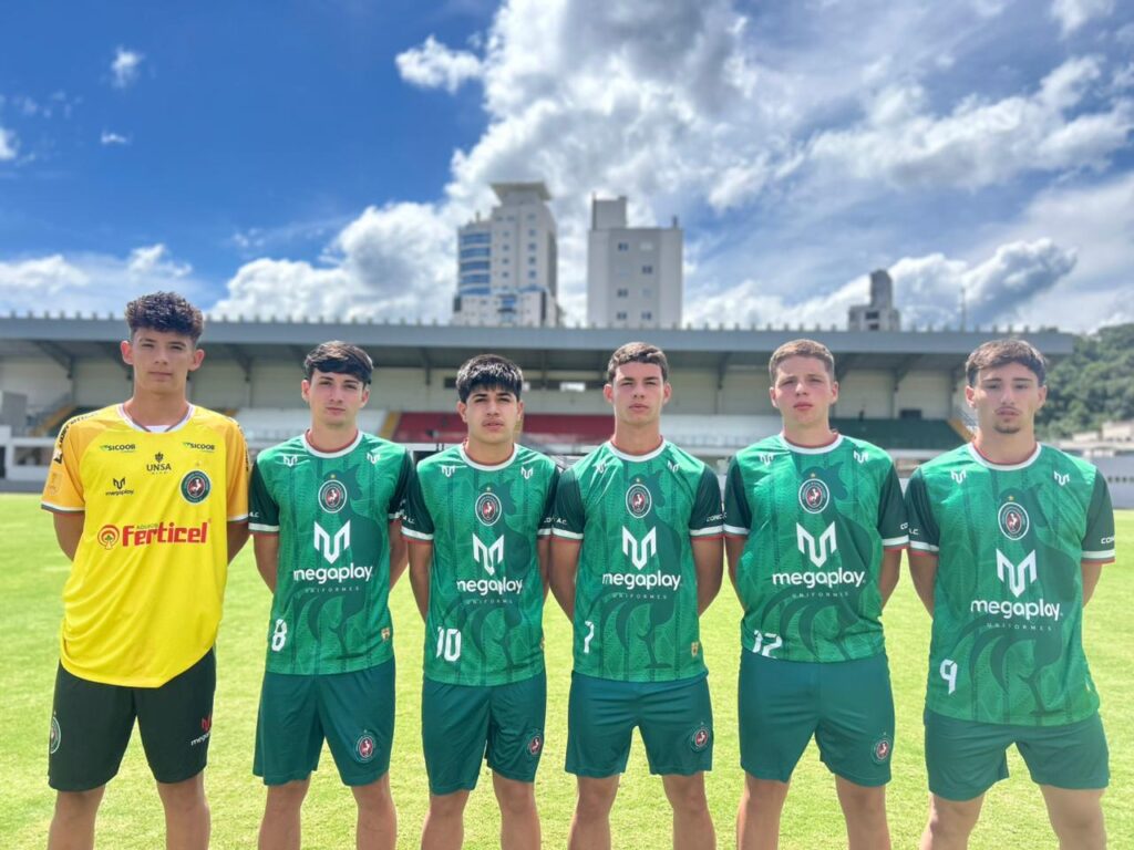 Elenco se apresenta para o início da preparação visando o Catarinense 2026