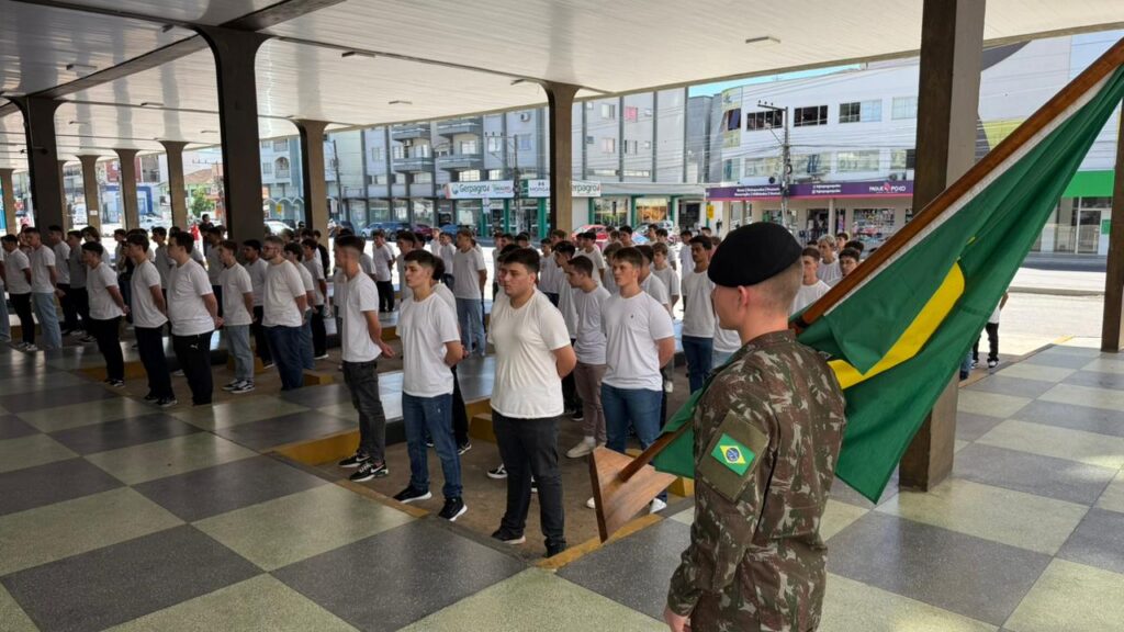 Exército realiza entrega de certificados de dispensa para 120 jovens em Concórdia