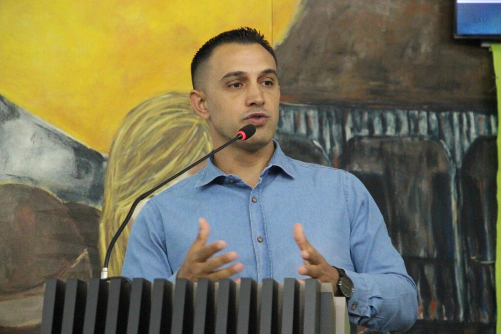 Vereador Edevandro da Rocha solicita melhorias nas estradas da região de Terra Vermelha