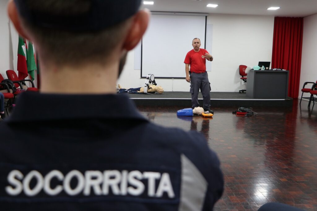 Profissionais da Saúde atualizam treinamento para atender de pacientes em parada cardiorrespiratória