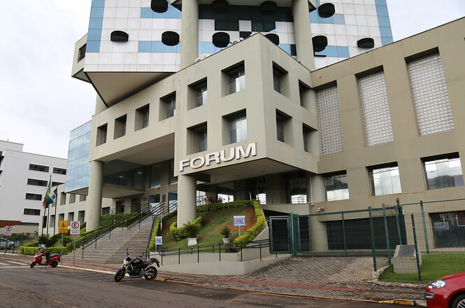 Idosa acusada de encomendar morte de companheira do ex é absolvida durante júri em Chapecó